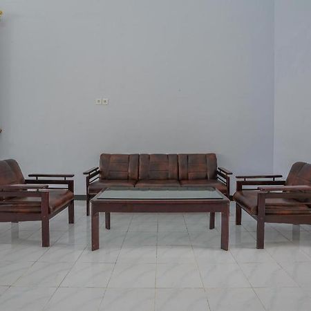 Oyo 477 Raka Residence Syariah Purwoharjo Banyuwangi Banyuwangi  Esterno foto