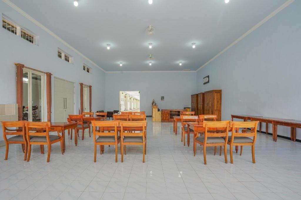 Oyo 477 Raka Residence Syariah Purwoharjo Banyuwangi Banyuwangi  Esterno foto