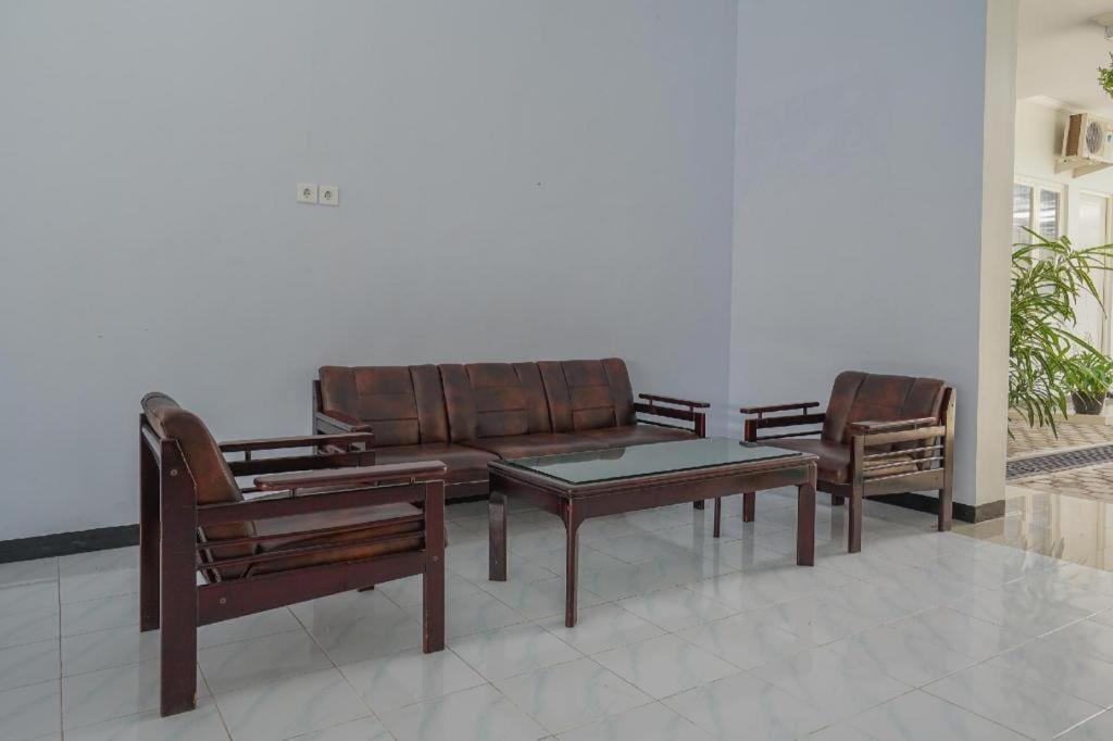 Oyo 477 Raka Residence Syariah Purwoharjo Banyuwangi Banyuwangi  Esterno foto