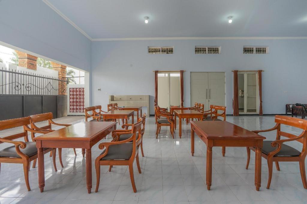 Oyo 477 Raka Residence Syariah Purwoharjo Banyuwangi Banyuwangi  Esterno foto