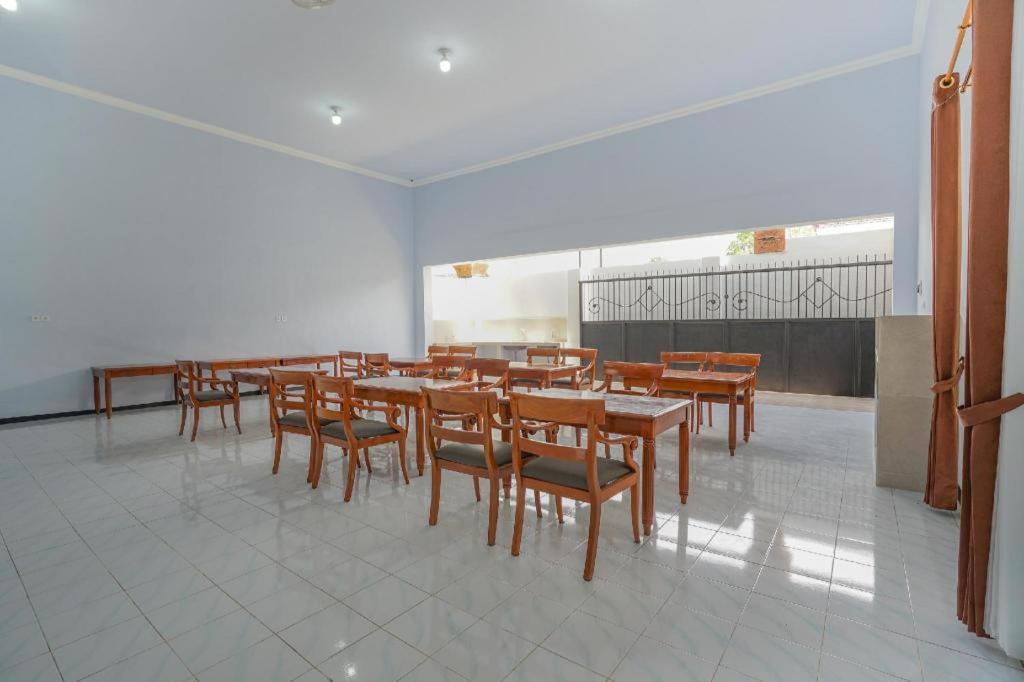 Oyo 477 Raka Residence Syariah Purwoharjo Banyuwangi Banyuwangi  Esterno foto