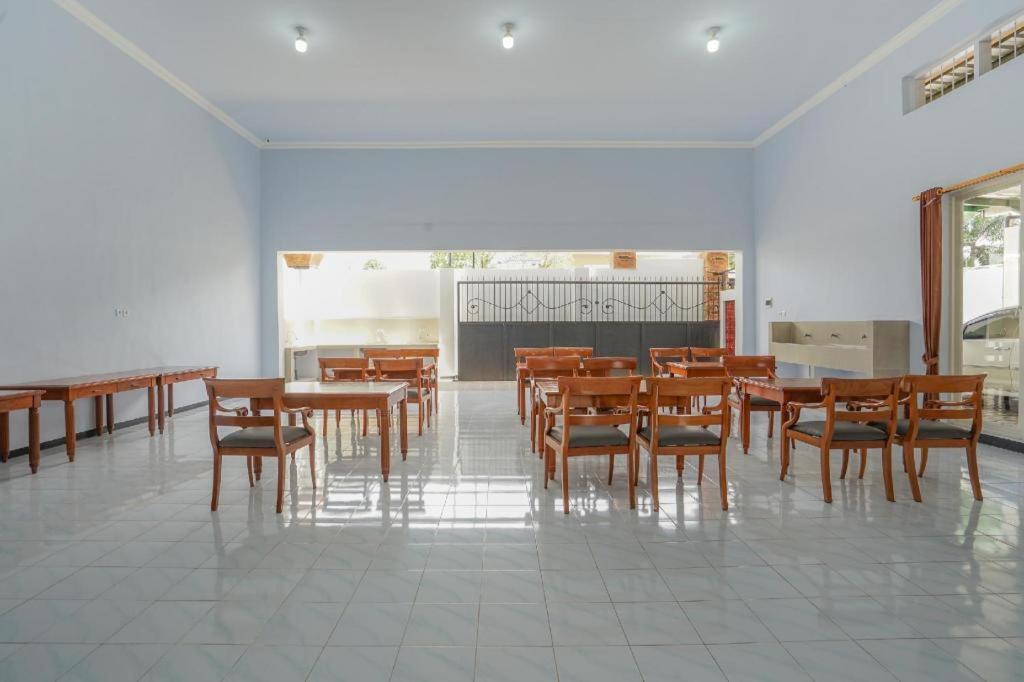 Oyo 477 Raka Residence Syariah Purwoharjo Banyuwangi Banyuwangi  Esterno foto