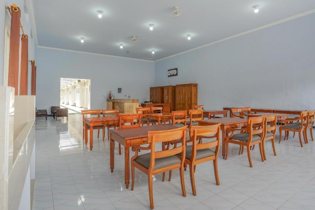 Oyo 477 Raka Residence Syariah Purwoharjo Banyuwangi Banyuwangi  Esterno foto